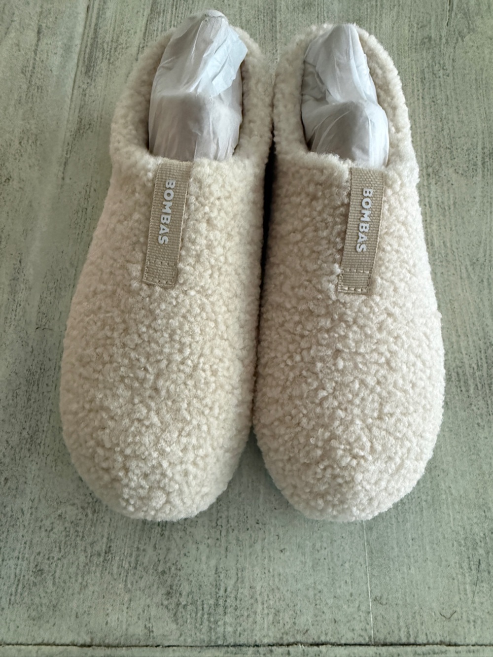 Bombas Cream Sunday Slipper W/Drawstring Bag NWT